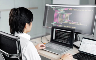洛阳 api php源码,下载的php源码怎么运行呢？